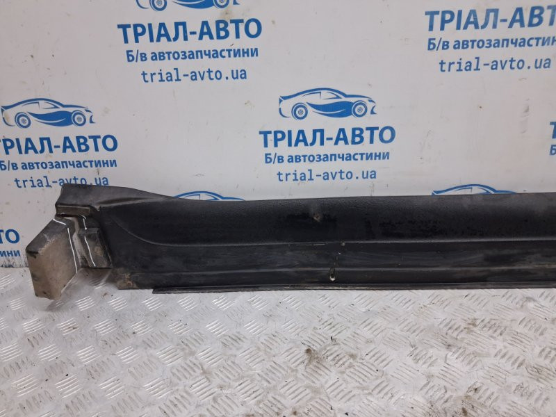 Накладка порога внешняя правая Mitsubishi Pajero Wagon 3 3.2 ДИЗЕЛЬ 4M41 1999 (б/у) Київ - зображення 3