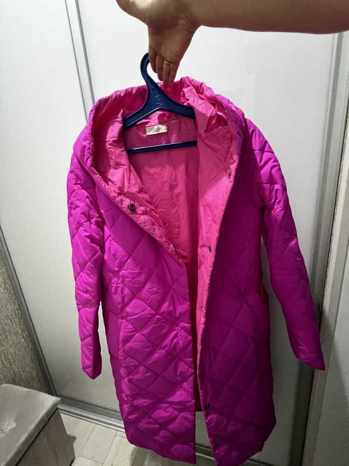 пальто з капюшоном в розмірі S Буча - зображення 3