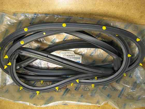 Уплотнитель передней двери Lanos 3-двери Дніпро