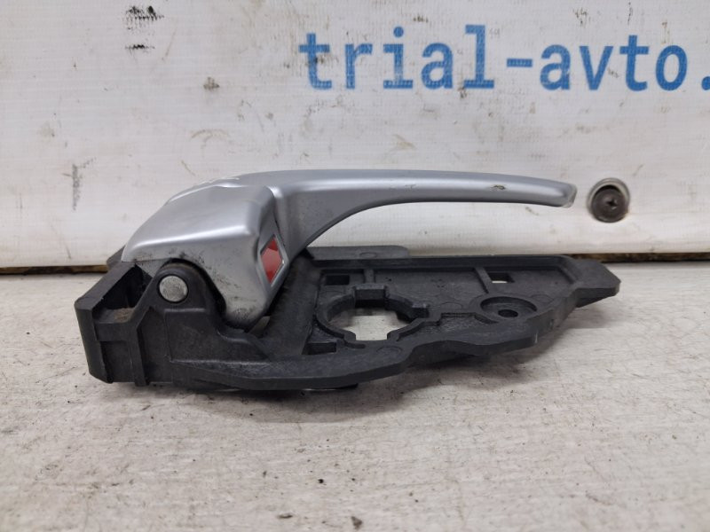 Ручка двери внутренняя правая Hyundai IX35 LM 1.7 DIESEL D4FD 2009 (б/у) Киев - изображение 2