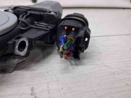 Стеклоподъемник передний левый Mitsubishi L200 KB 2.5 DIESEL 4D56 2006 (б/у) Киев