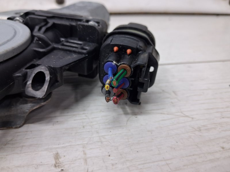 Стеклоподъемник передний левый Mitsubishi L200 KB 2.5 DIESEL 4D56 2006 (б/у) Київ - зображення 3