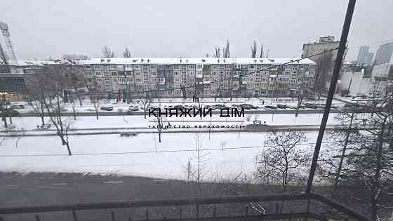 Без комісії! Продаж 3-х к. квартири в сталінці м. Дарниця. № 21147269 Київ