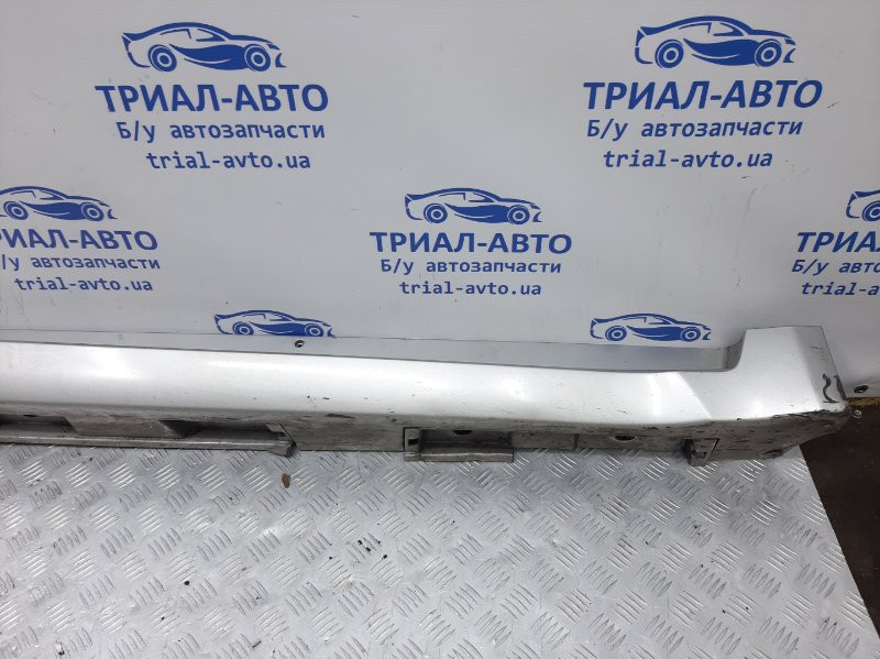 Накладка порога внешняя правая Toyota Avensis T27 1.8 БЕНЗИН 2ZRFAE 2009 (б/у) Киев - изображение 3