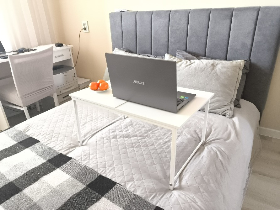 Столик-трансформер під ноутбук для їжі перед телевізором, журнальний столик для чаю в ліжко Білий Одесса - изображение 5