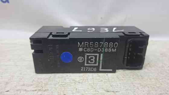 Кнопка стеклоподъемника Mitsubishi Lancer 2003-2009 MR587880 (Арт. 74268) Київ