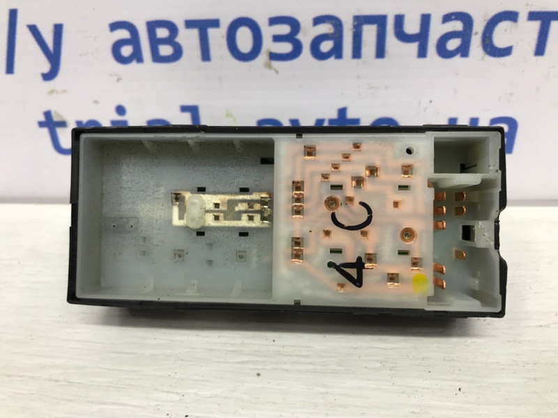 Кнопка стеклоподъемника Nissan Tiida C11 1.6 БЕНЗИН HR16 2004 перед. (б/у) Київ - зображення 3