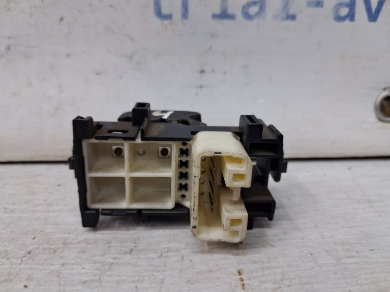 Кнопка стеклоподъемника Toyota RAV 4 A30 2.0 БЕНЗИН 1AZFE 2005 (б/у) Киев - изображение 3