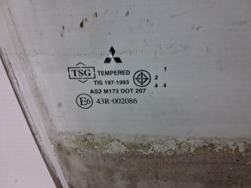Стекло двери переднее правое Mitsubishi L200 2006-2015 MN117598 (Арт. 69320) Київ - зображення 3