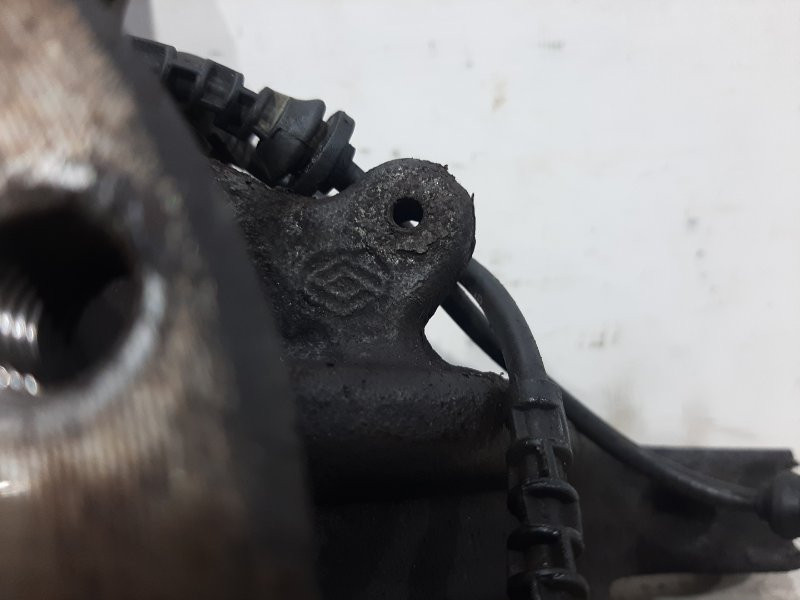 Кулак поворотный правый со ступицей Renault Megane 3 1.5 DIESEL K9K 2008 (б/у) Киев - изображение 6