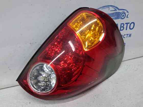 Фонарь задний внешний правый Mitsubishi L200 KB 2.5 DIESEL 4D56 2006 (б/у) Киев