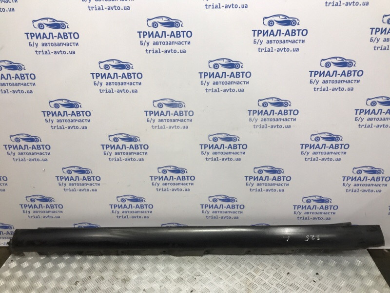 Накладка порога внешняя левая Toyota Avensis T25 1.8 БЕНЗИН 1ZZFE 2002 (б/у) Киев - изображение 1