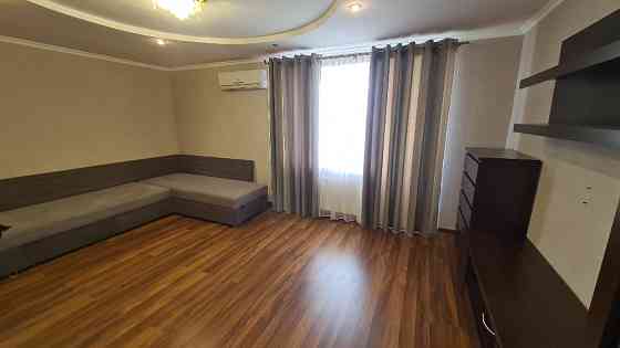 Умань. Продається 2-кім квартира. р-н Осташівка з Гаражем. Умань