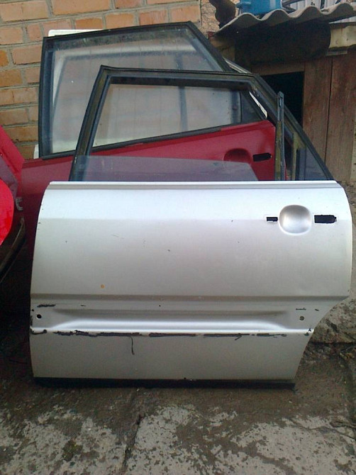 Скло Ауді-100 86р.в. в ассортименті, оригінал Винница - изображение 1