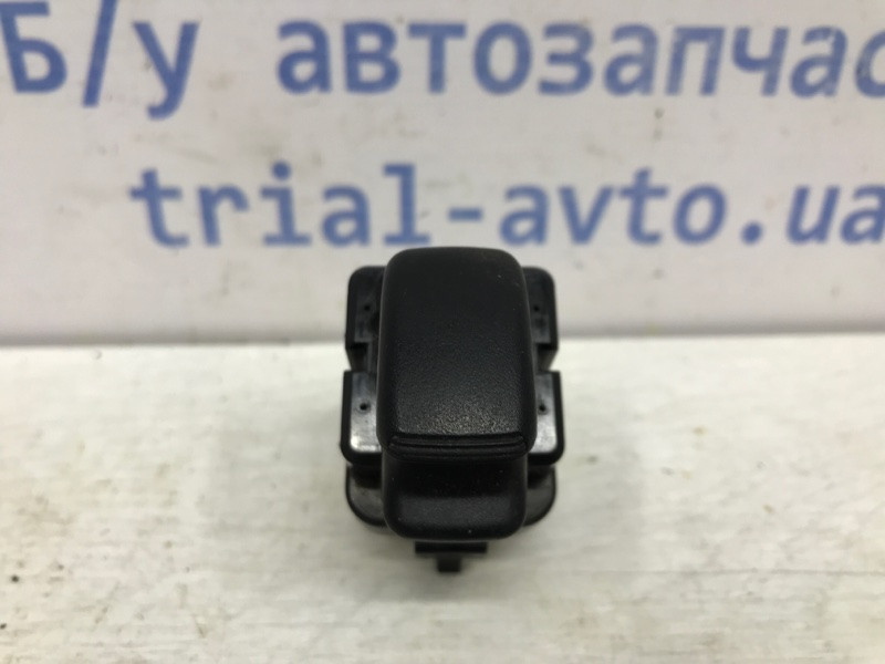 Кнопка стеклоподъемника Mitsubishi Pajero Wagon 3 3.2 ДИЗЕЛЬ 4M41 1999 (б/у) Киев - изображение 1