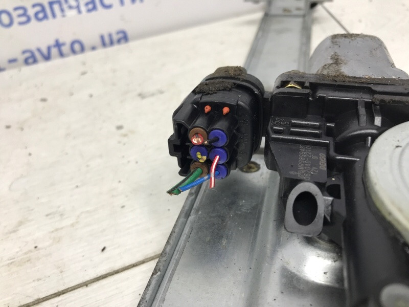 Стеклоподъемник задний левый Mitsubishi Pajero Wagon 3 3.2 ДИЗЕЛЬ 4M41 1999 (б/у) Киев - изображение 3