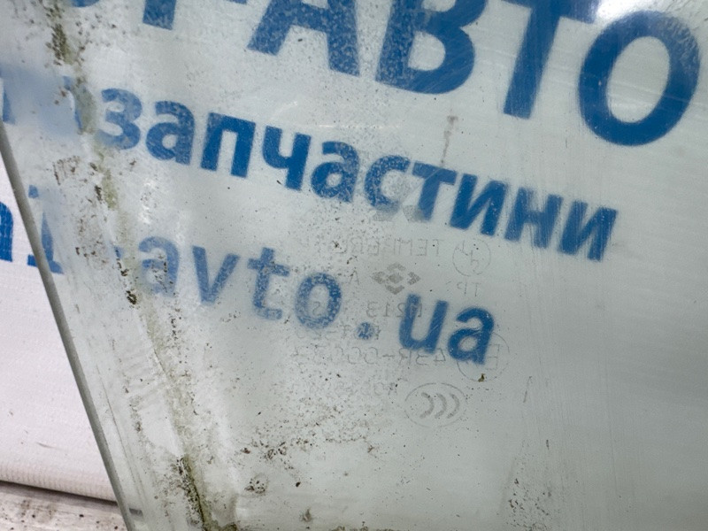 Стекло двери переднее правое Mitsubishi Outlander CU 2.4 БЕНЗИН 4G69 2003 (б/у) Киев - изображение 4