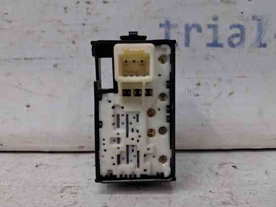 Кнопка стеклоподъемника Toyota Auris E150 1.6 БЕНЗИН 1ZRFAE 2006 (б/у) Киев