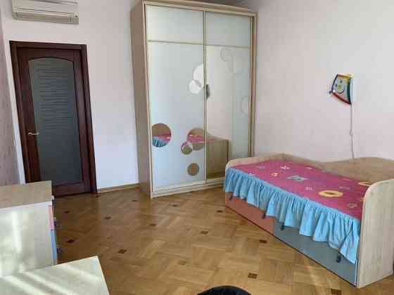 Продам. 3-к.кв. 5/10, нагорка. вул.Жуковського (Левка Лук'яненко) Днепр