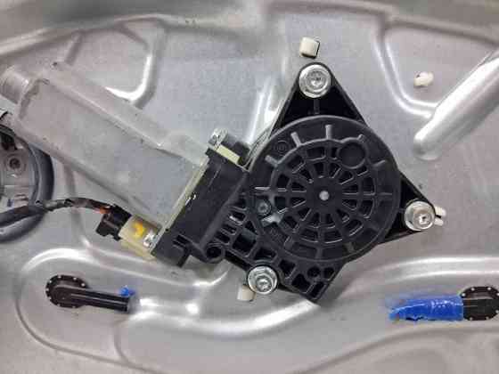 Стеклоподъемник передний правый Hyundai I30 2007-2012 824812L001 (Арт. 78262) Киев
