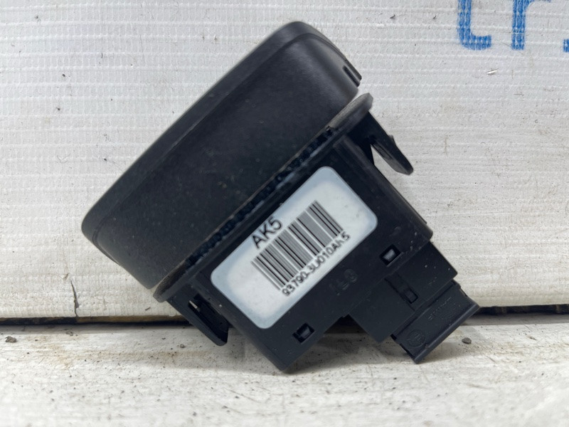 Кнопка аварийки Kia Sportage 2010-2016 937903U010 (Арт. 70928) Киев - изображение 1