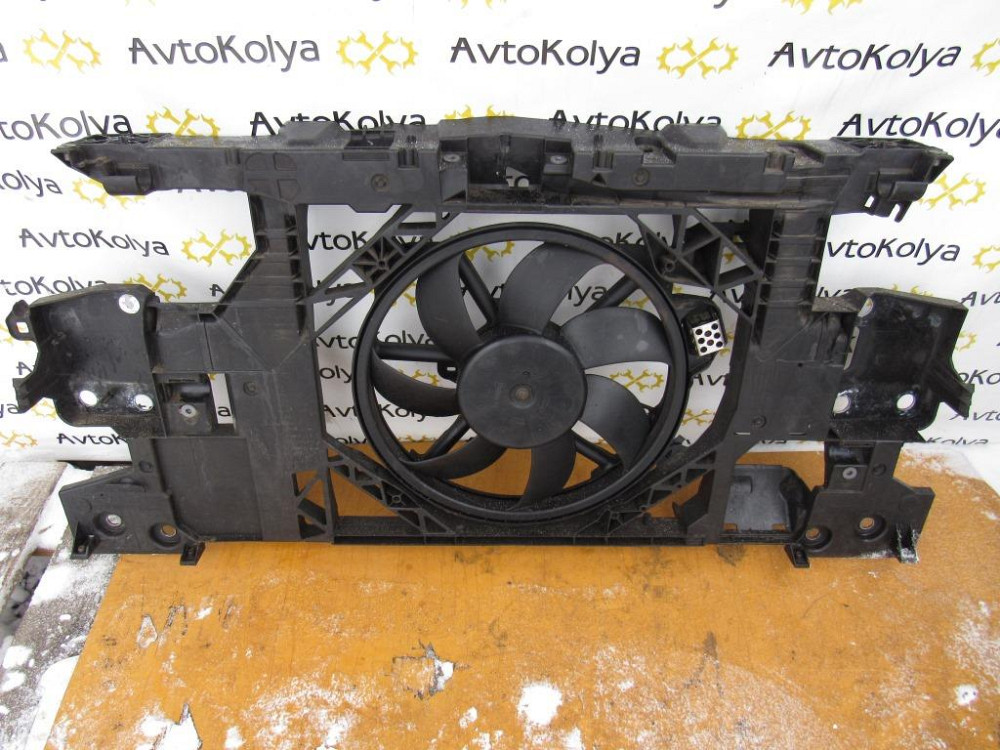 Установочная панель (телевизор, окуляр) Renault Megane III 2009-2016 (752100004R) Ковель - зображення 1