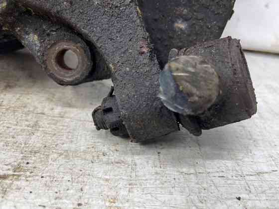 Кулак поворотный правый со ступицей Hyundai Santa fe CM 2.2 DIESEL D4HB 2005 (б/у) Київ