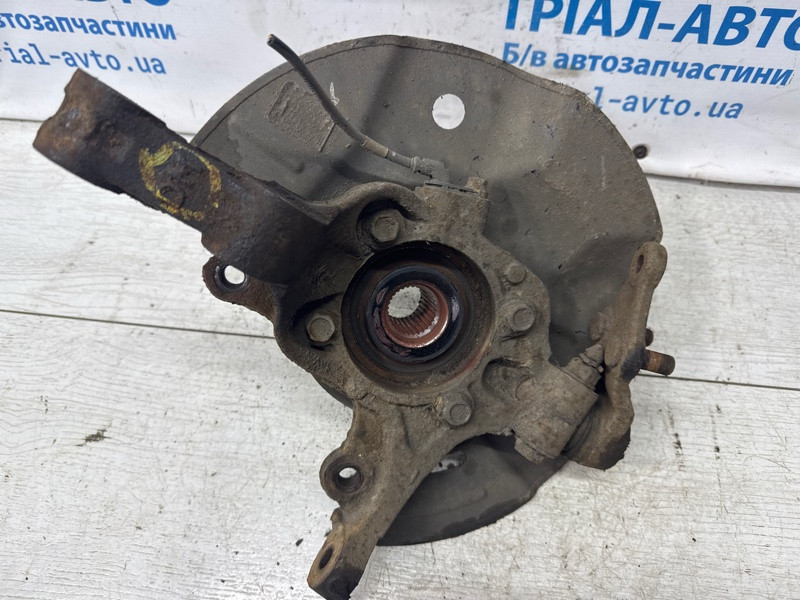 Кулак поворотный левый со ступицей Hyundai IX35 LM 1.7 DIESEL D4FD 2009 (б/у) Киев - изображение 3