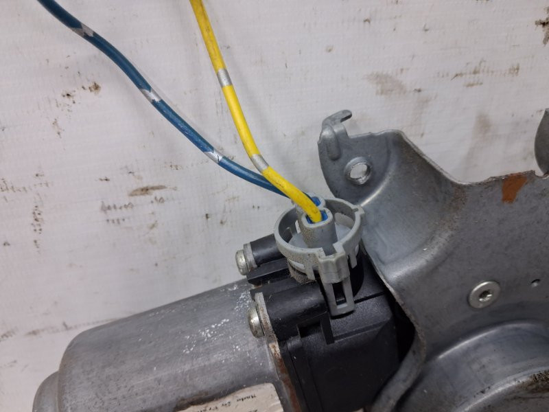 Стеклоподъемник задний правый Nissan Pathfinder R51 2.5 DIESEL YD25DDTI 2004 (б/у) Киев - изображение 3