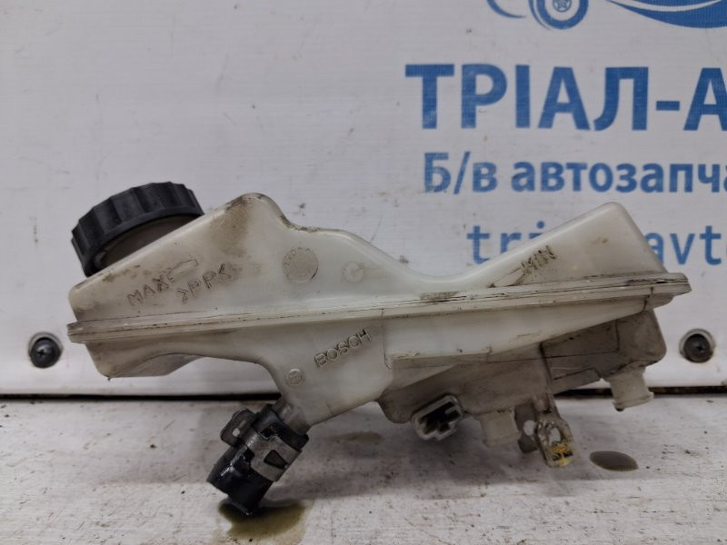 Бачок главного тормозного цилиндра Toyota Avensis T25 2.2 DIESEL 2ADFTV 2002 (б/у) Киев - изображение 1