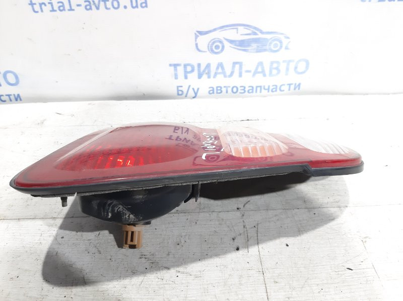 Фонарь задний внутренний левый Toyota Land Cruiser J100 4.7 1998 (б/у) Киев - изображение 3