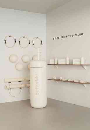 Рекламні фігури для брендових магазинів BetterMe Київ