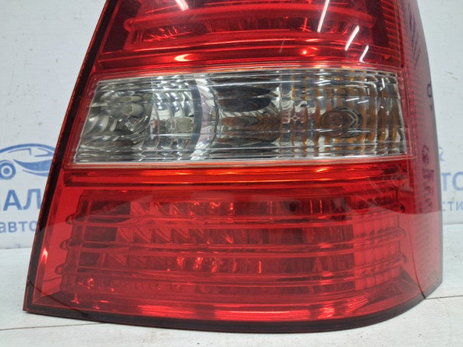 Фонарь задний внешний правый Kia Sorento BL 2.5 DIESEL D4CB 2002 (б/у) Киев - изображение 2
