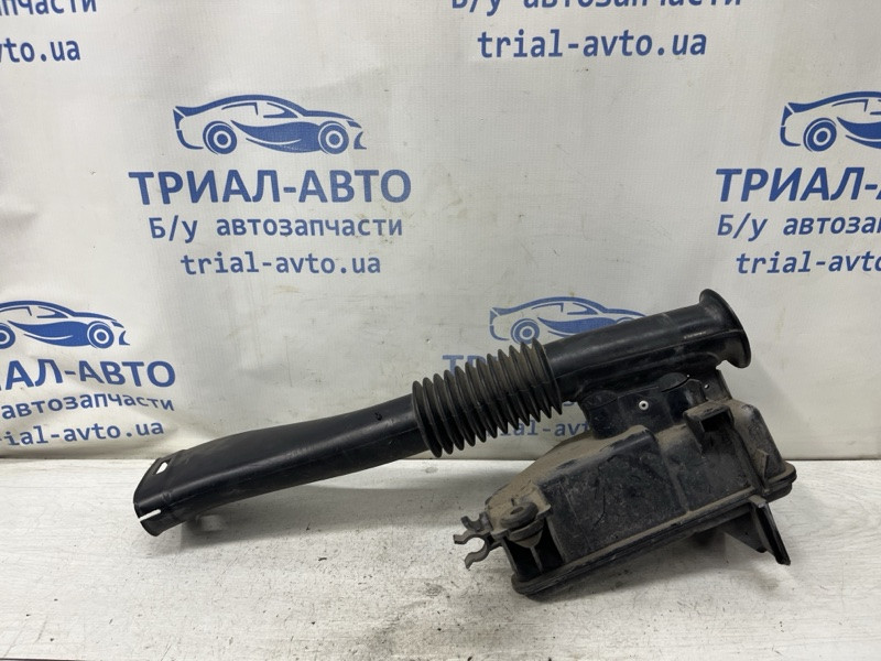 Воздухозаборник Mazda 3 2003-2009 Z601-13-200A (Арт. 81609) Київ - зображення 1