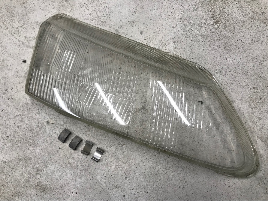 Бу стекло правой фары Renault Laguna 1, 302-142618 Кропивницький - зображення 1