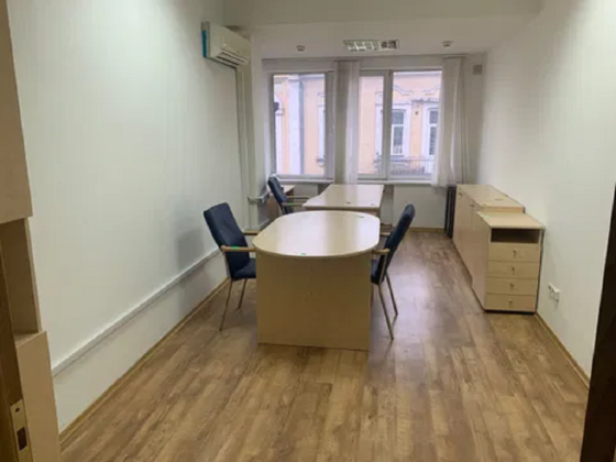 Контрактова пл метро, вул Хорива 1а, офіс 117м Київ