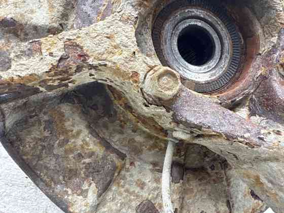 Кулак поворотный левый со ступицей Suzuki Grand Vitara JT 2.7 БЕНЗИН H27A 2005 (б/у) Київ