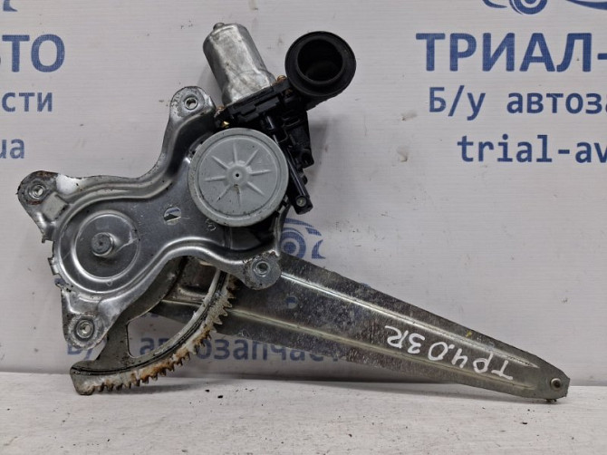 Стеклоподъемник задний правый Toyota Prado J120 4.0 1GR-FE 2002 (б/у) Київ - зображення 1