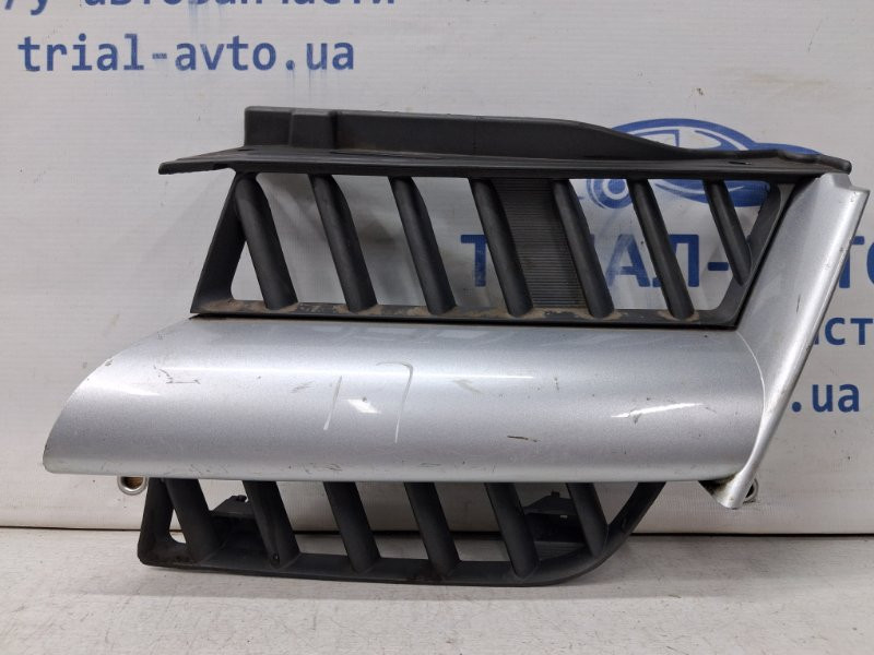 Решетка радиатора Mitsubishi Outlander CU 2.4 БЕНЗИН 4G69 2003 лев. (б/у) Киев - изображение 1