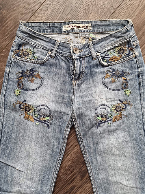 Продам женские джинсы р.46 с вышивкой Киев - изображение 1