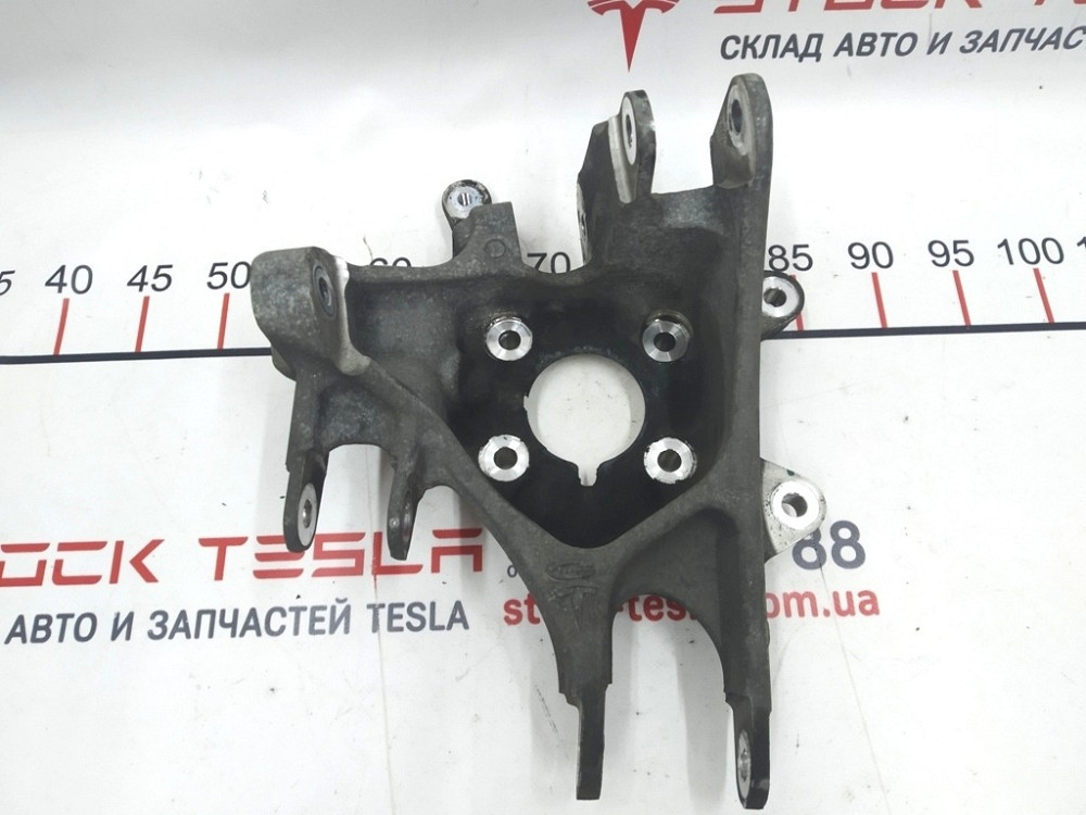 Кулак задний правый (цапфа) RWD Tesla model S, model S REST 1042507-00-B Київ - зображення 2