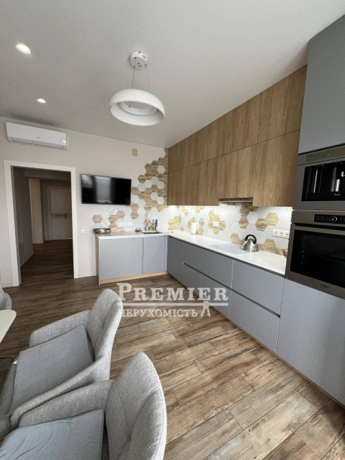 Пропонується до продажу простора трикімнатна квартира загальною площею 97 кв.м. Одеса - зображення 3