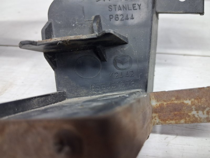 Решетка противотуманки левая Mazda 3 BK 1.6 БЕНЗИН Z6 2003 (б/у) Киев - изображение 4