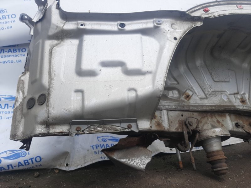 Четверть автомобиля задняя правая Kia Sorento XM 2.0 DIESEL 2009 (б/у) Київ - зображення 2