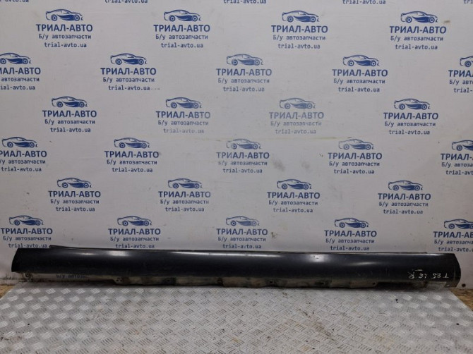 Накладка порога внешняя правая Toyota Avensis T25 1.8 БЕНЗИН 1ZZFE 2002 (б/у) Киев - изображение 1
