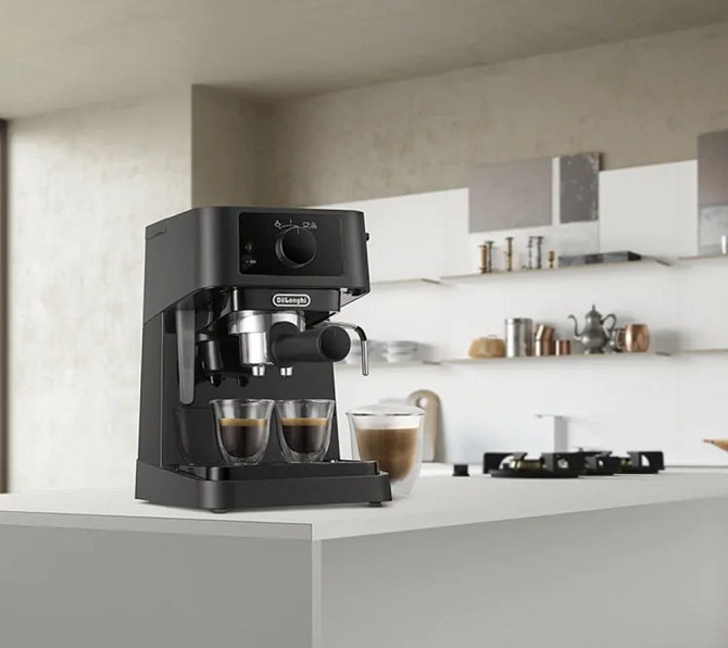 Кофеварка рожковая DeLonghi EС-235-BK 1100 Вт Київ - зображення 4