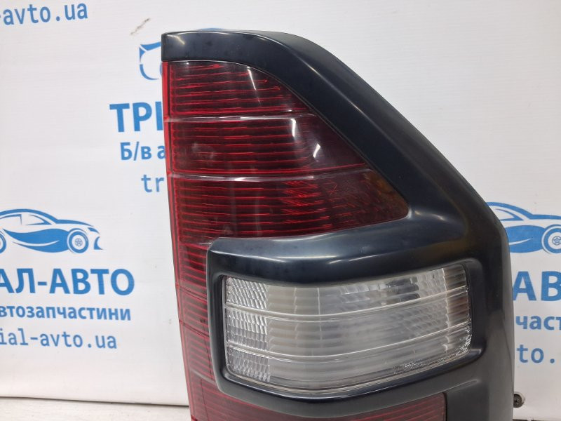 Фонарь задний внешний правый Mitsubishi Pajero Wagon 3 3.2 ДИЗЕЛЬ 4M41 1999 (б/у) Киев - изображение 2