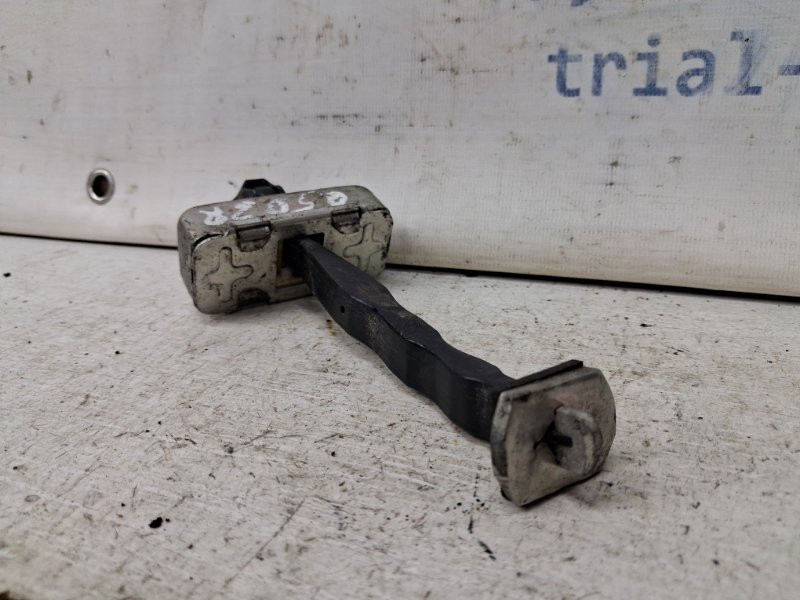 Ограничитель двери задний правый Infiniti Q50 V37 2.2 DIESEL OM651 2013 (б/у) Киев - изображение 3