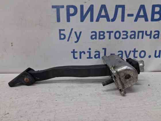 Ограничитель двери передний правый Jeep Cherokee KL 3.2 БЕНЗИН EHK 2013 (б/у) Киев