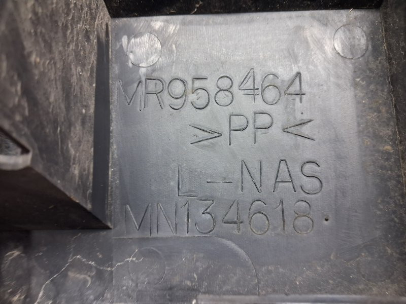 Дефлектор радиатора Mitsubishi Outlander 2003-2006 MR958464 (Арт. 66684) Киев - изображение 5